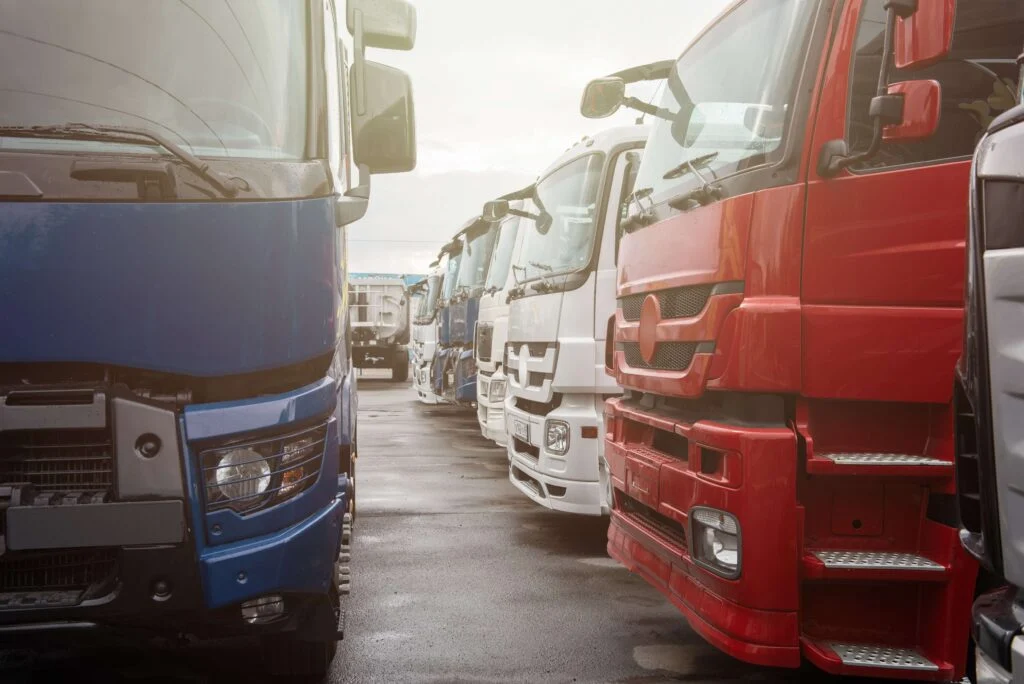 Different trucks parked in a row Leveranciersselectie: Welke moet je kiezen?