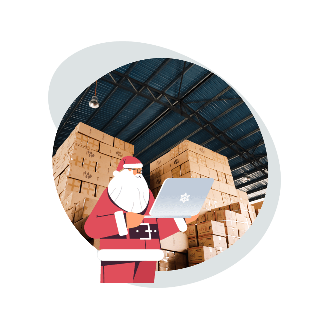 kartonger i ett lager med en tecknad jultomte framför